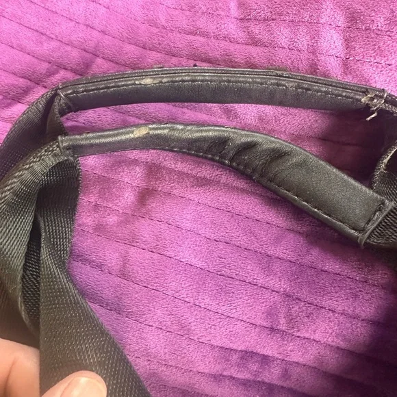 Gucci Black Leather Tote with Chain Detail - Picture 6 of 8